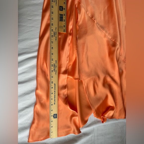 SHOW ME YOUR MUMU NEW Calloway Cut Out Dress‎ Cantaloupe Luxe Satin Maxi Large - Picture 13 of 14